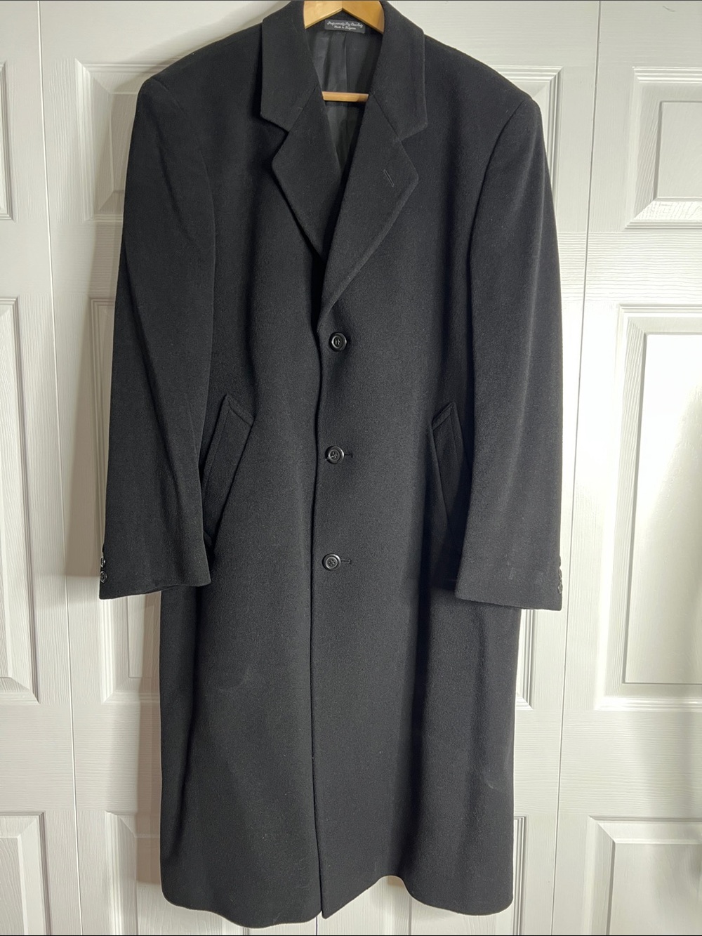 Men's Black Wool-Cashmere Coat - Classic Single-Breasted Style Bulgaria/Italy